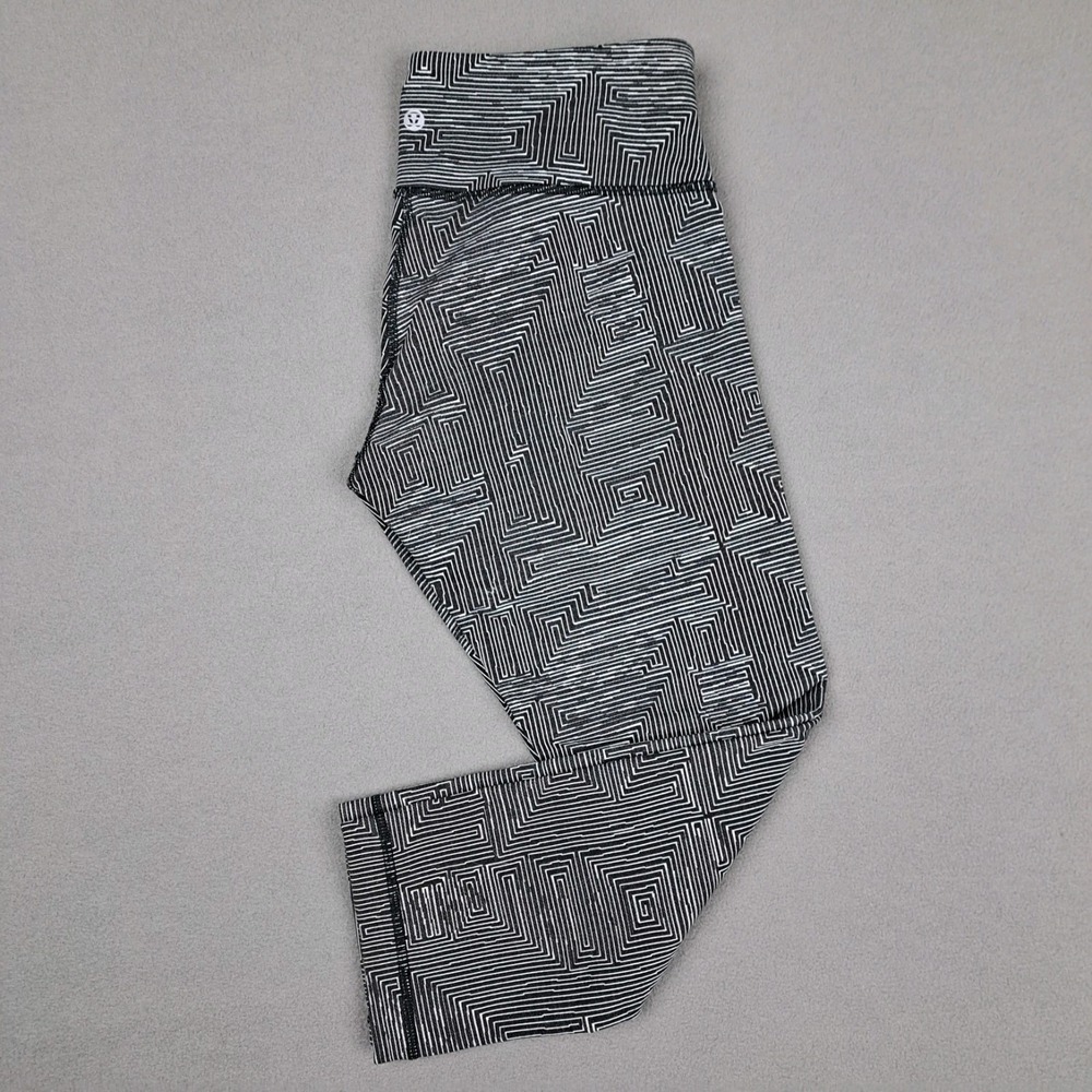 Lululemon Pants Women 8 Black White Wunder Under Crop III Maza Jacquard Yoga Gym